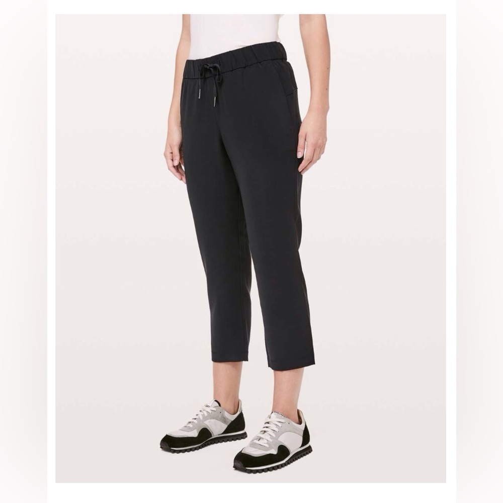 488. Lululemon On The Fly Crop 23”